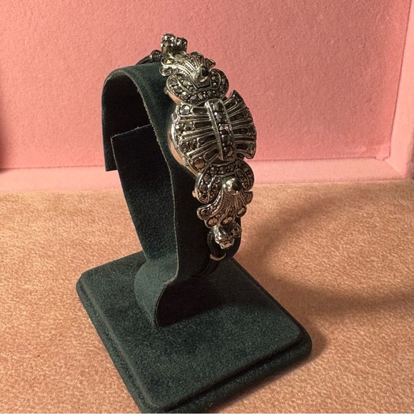 Elegant Antique Sterling Silver & Marcasite Women's Watch - Picture 4 of 6